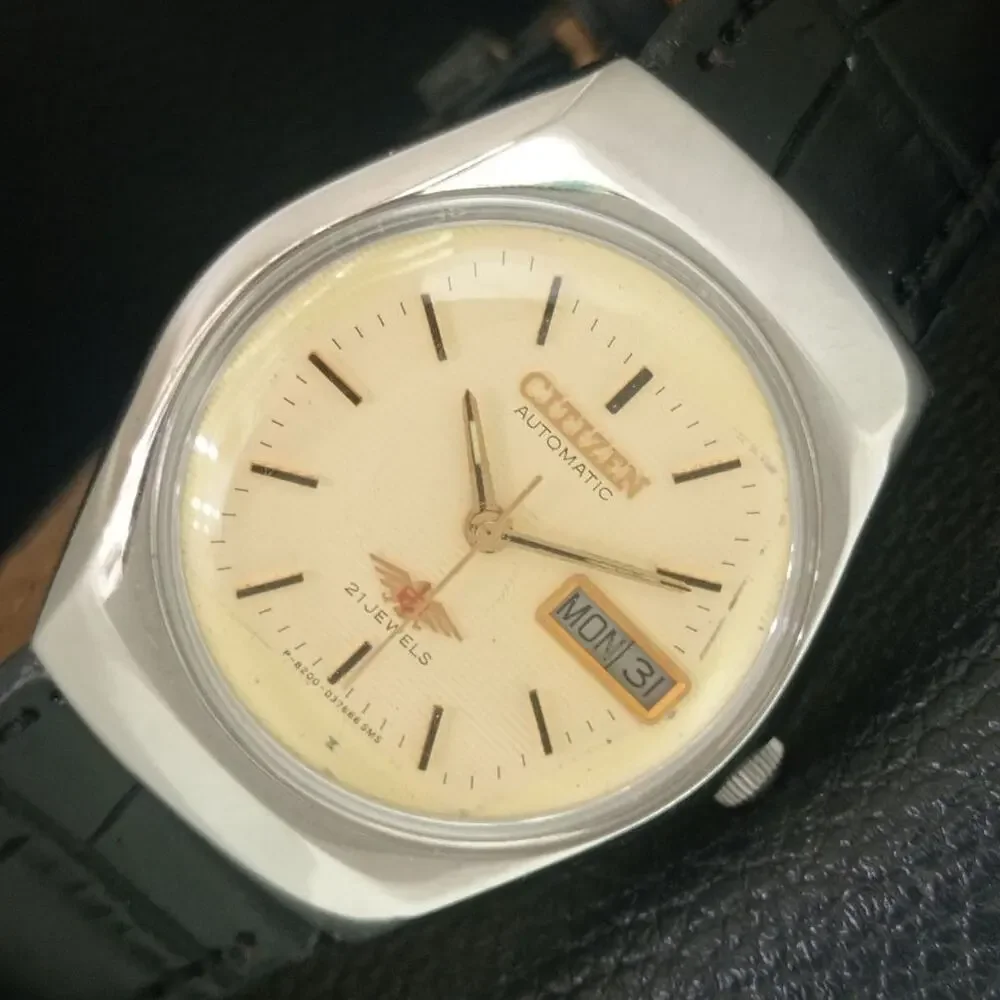 Vintage 1980 Citizen Automatic Mens Silver Watch W/daydate & Gold accents